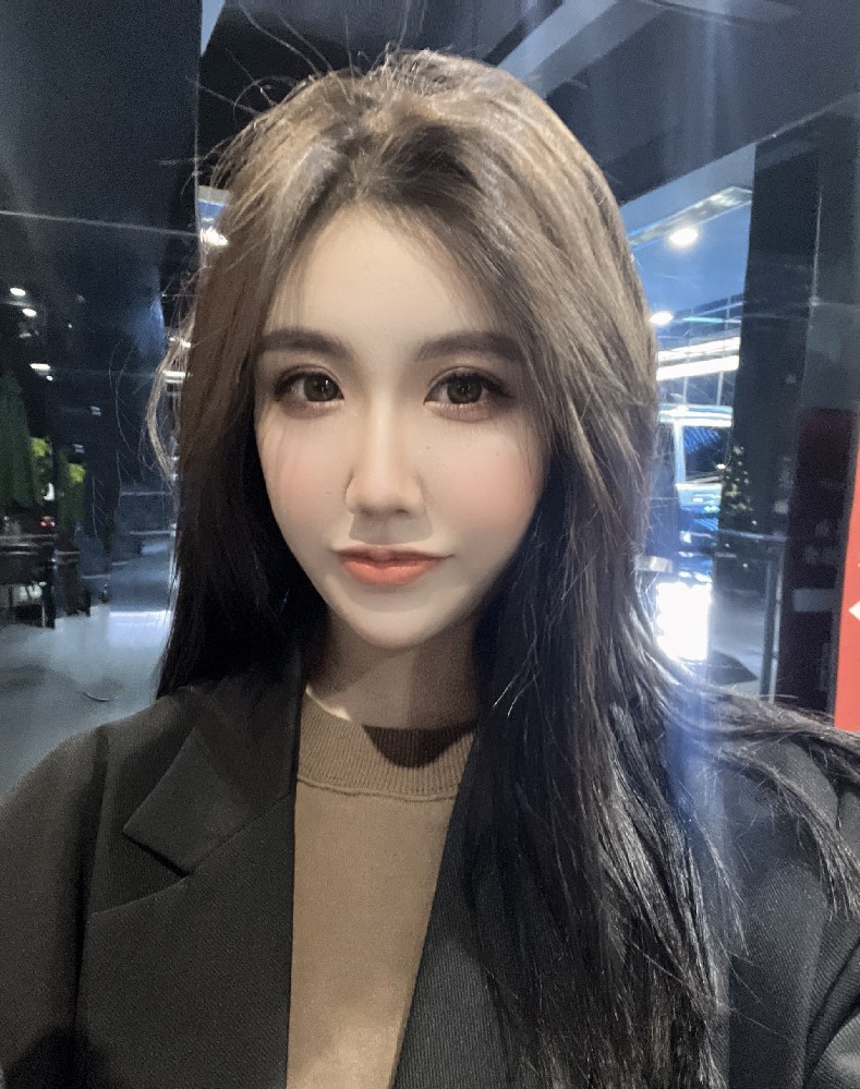 C2192 照片772张 视频16个 中国女 白富美生活奢侈照片丰富有美食，度假，旅游出入高质量场所