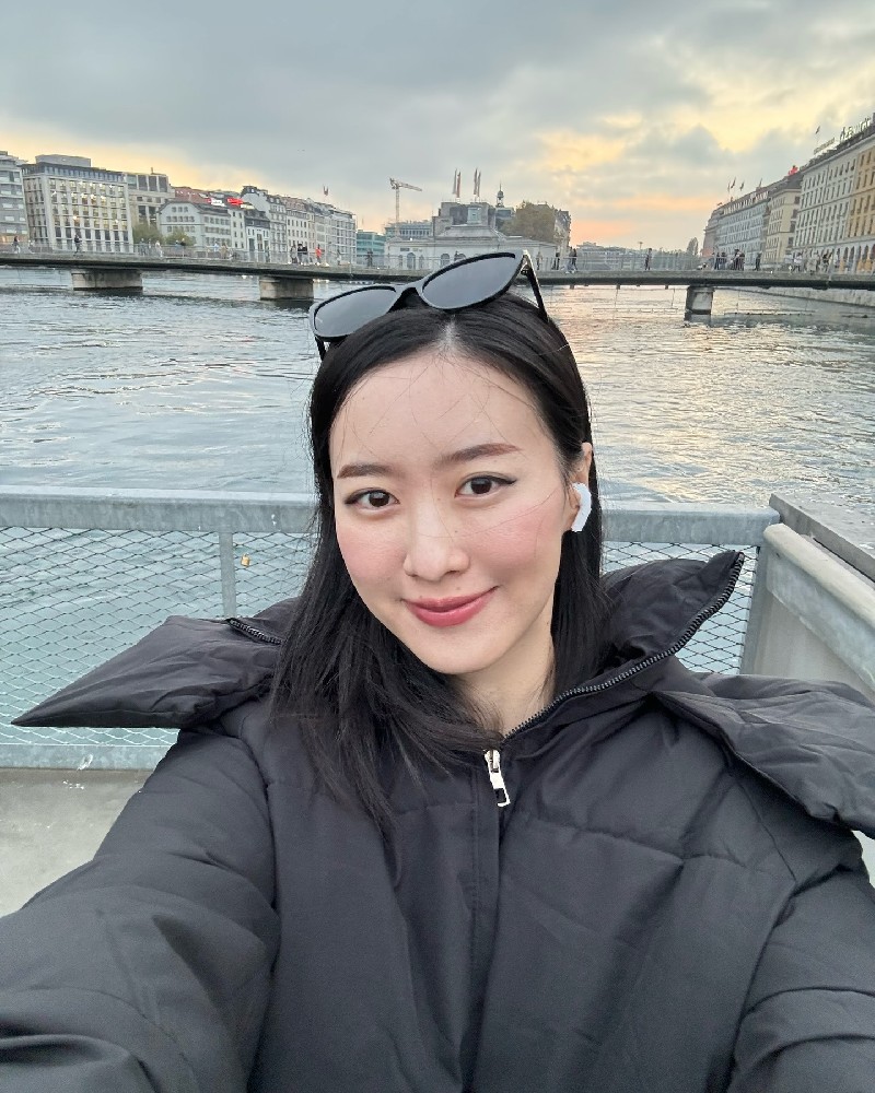 A2201 照片395张 视频22个 新加坡 航空公司员工 气质美女 生活日常 各国旅游 曝光度低 视频有自拍