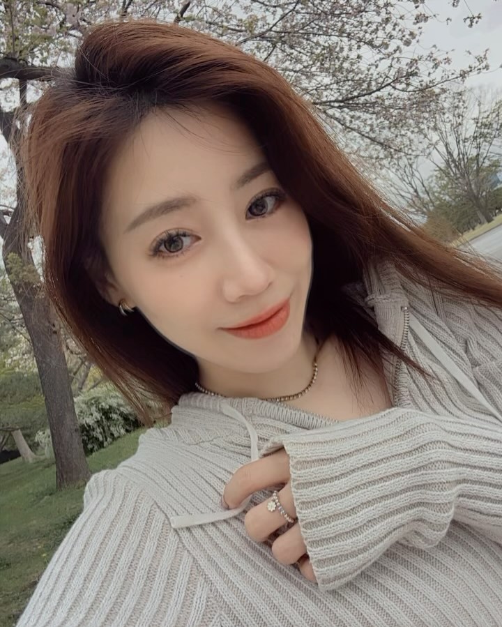 A2205 照片5831张 视频67个 台湾  少妇 生活日常 旅游 美妆 生活素材丰富