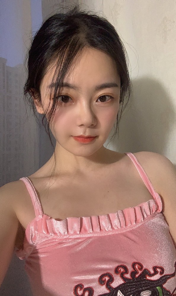 14UB04 照片2064张 视频1322个 中国女 年轻小少妇 大学生 清纯 可爱 性感 丝袜 瑜伽裤 小短裙 四季服装 生活日常 美食 旅游 健身 瑜伽 运动 性感自拍 真实 素颜 生活素材丰富且真实 视频有自拍 视频包含实况Liev