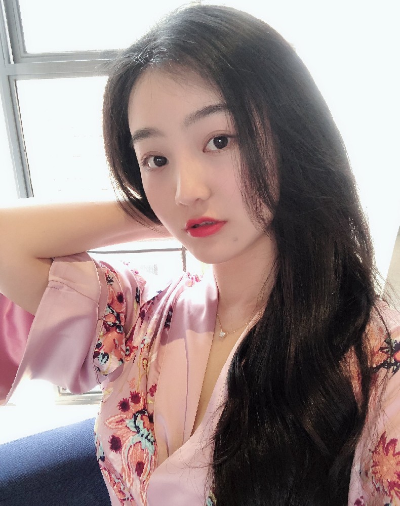A2236 照片2330张 视频123个 中国女 气质少妇 运动健身瑜伽 小资生活 开宝马 性感 生活日常 旅游 生活素材丰富 视频有自拍 视频包含实况Live