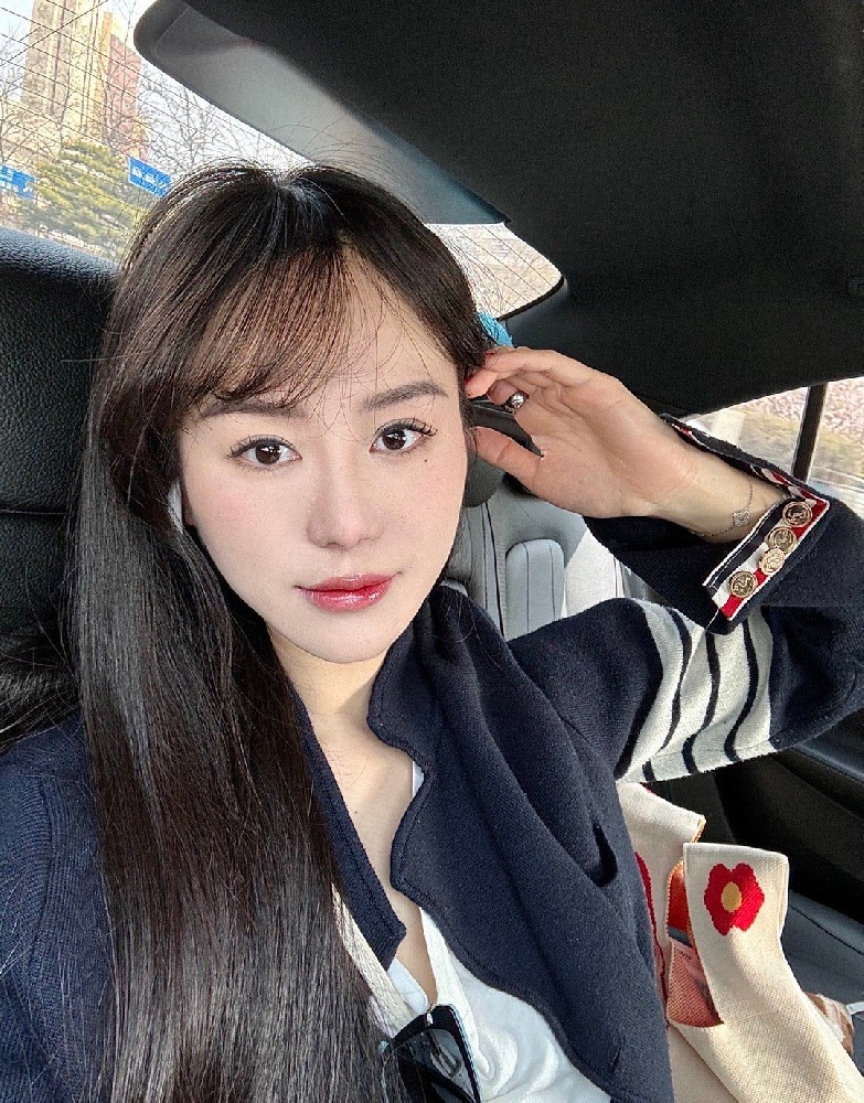 A2252 照片1140张 视频189个 中国女 气质少妇 生活日常 旅游 运动 网球 视频包含实况Live