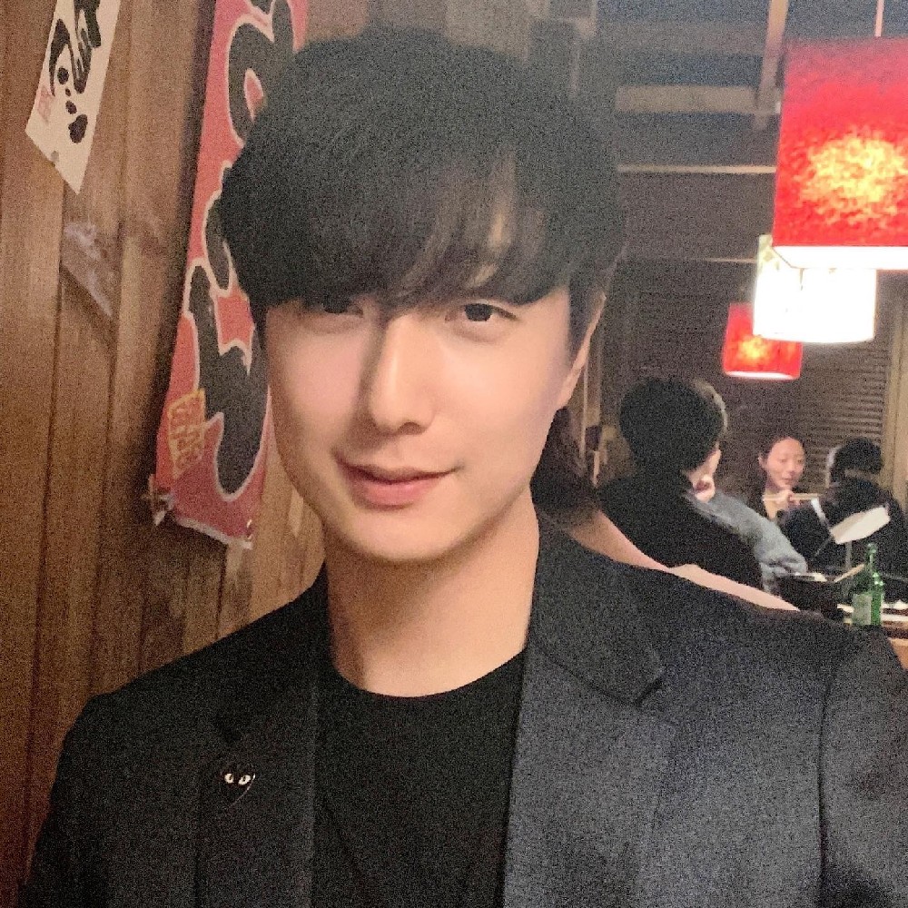 D159 照片225张 视频16个 韩国 建筑设计师 生活日常 正装 旅游 视频有自拍 曝光度低