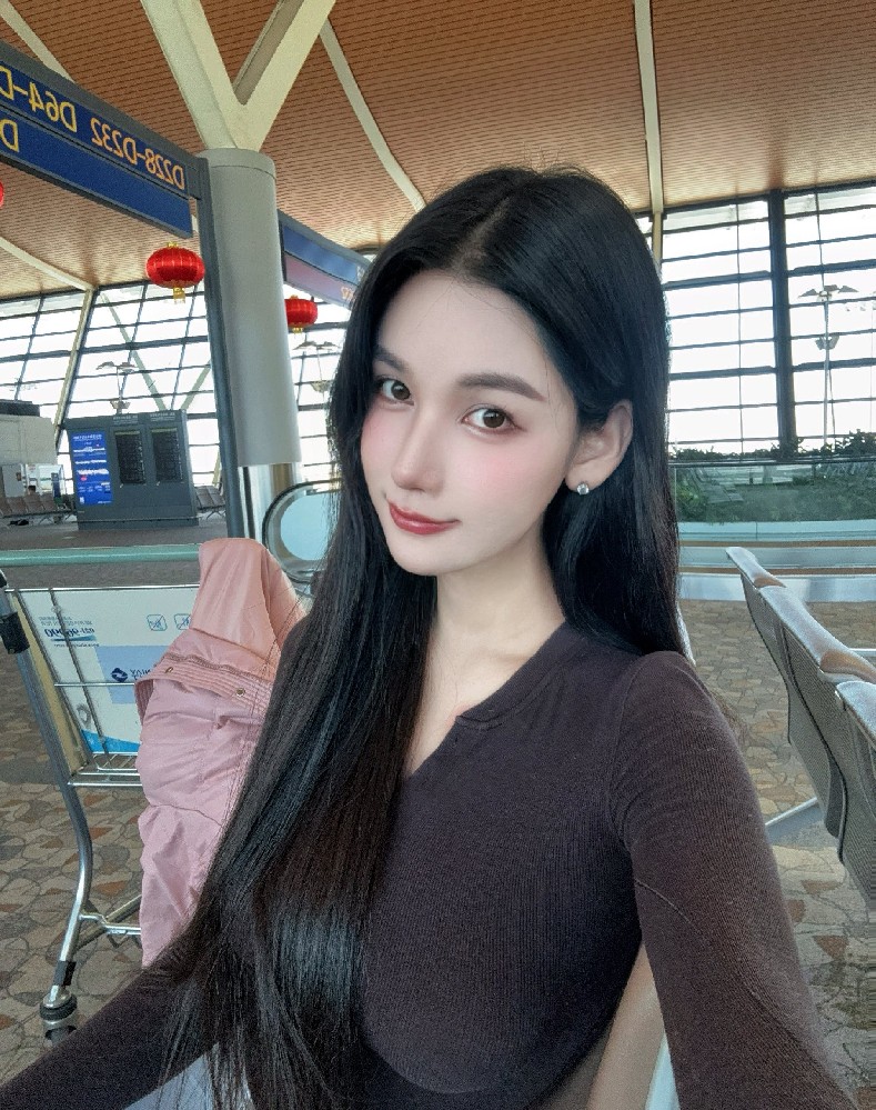 10UB12 照片1340张 视频318个 中国女 性感少妇 御姐 生活日常 旅游 美食 丝袜 秀腿 秀身材 瑜伽 比基尼 健身 生活素材丰富 视频有自拍 视频包含实况Live
