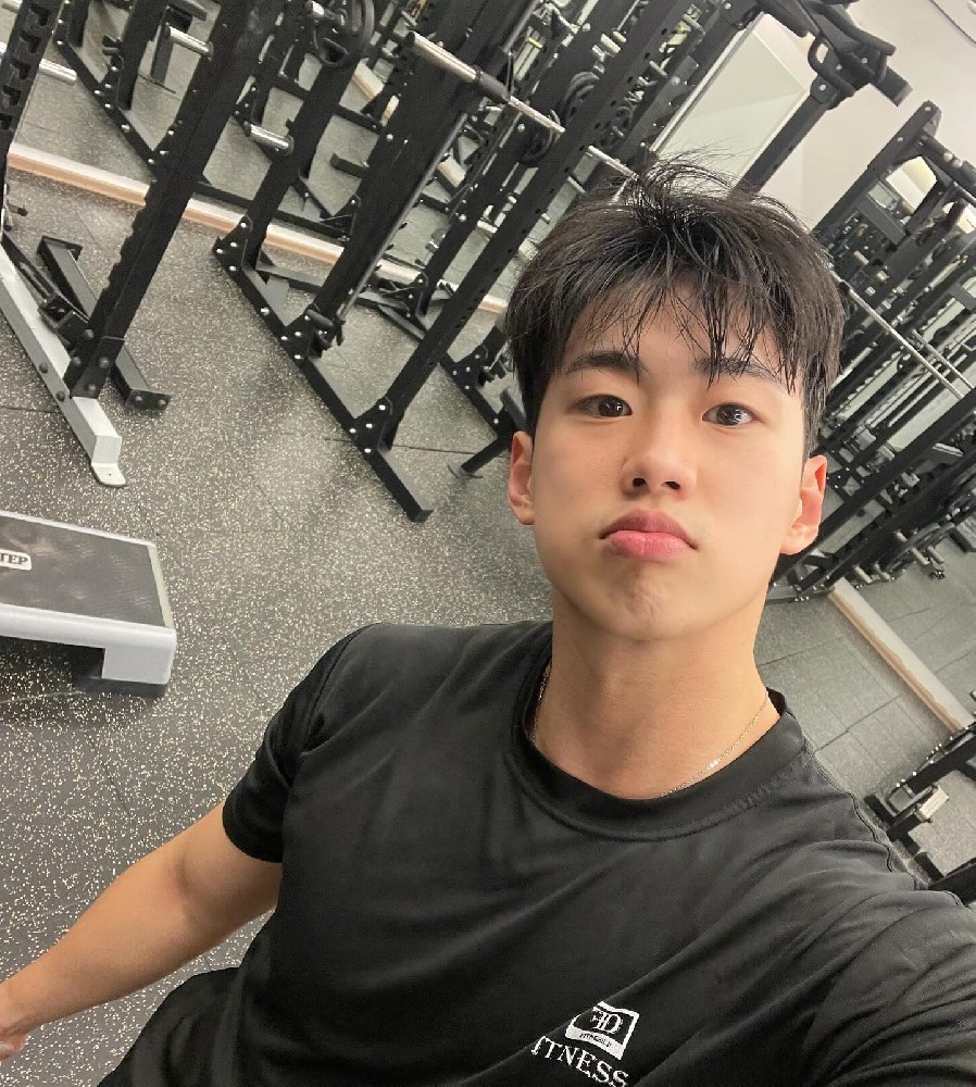 D347 照片240张 视频7个 韩国 男子 生活日常 旅游 健身 视频有自拍